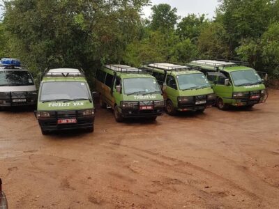 4x4 Safari Vans